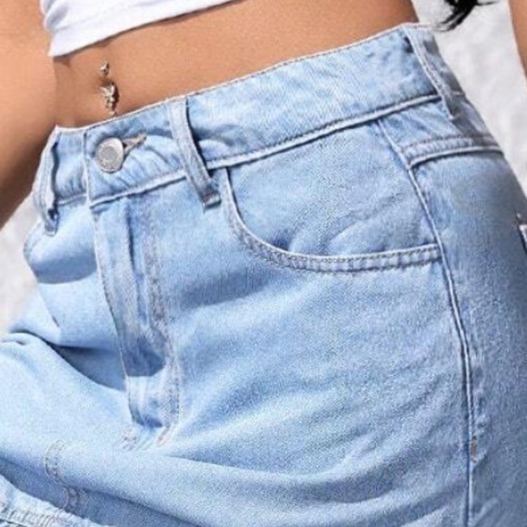 Light Wash Denim Jean Pockets Ruffle hem maxi Skirt - Picture 3 of 5